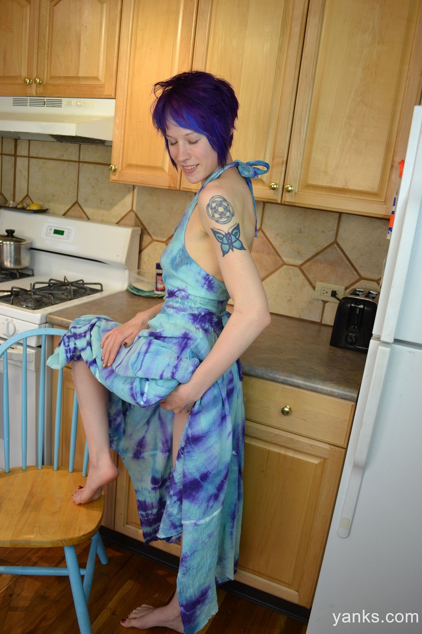 Blue haired chick with piercing Lila Night strips and touches her vagina ポルノ写真 #422858930 | Yanks Pics, Lila Night, Fisting, モバイルポルノ