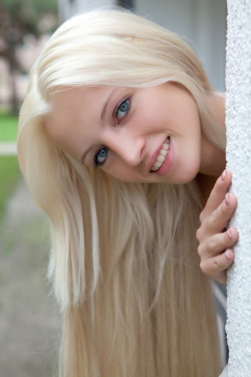 Blonde teen with small tits Alysha flaunts her tasty love hole on a terrace foto porno #425937738 | Rylsky Art Pics, Alysha Ahe, Girlfriend, porno ponsel
