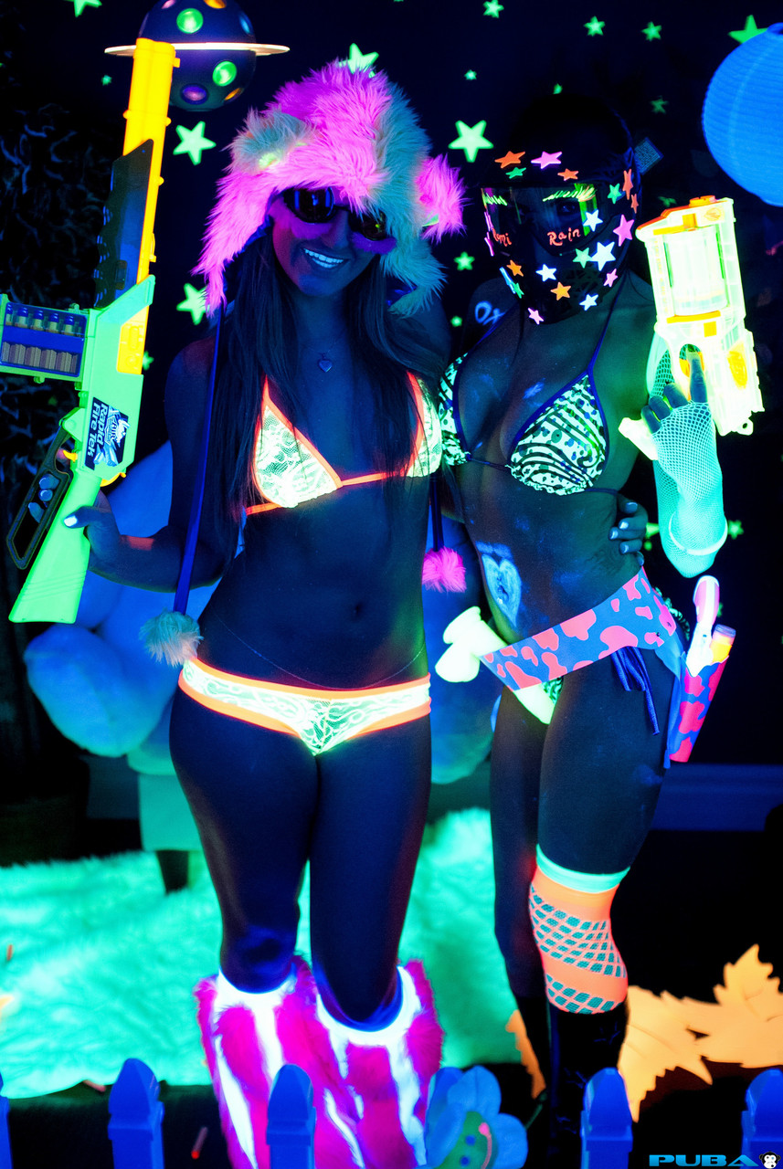 Lesbian strippers Dani Daniels & Romi Rain licking pussy under UV lights порно фото #425109067
