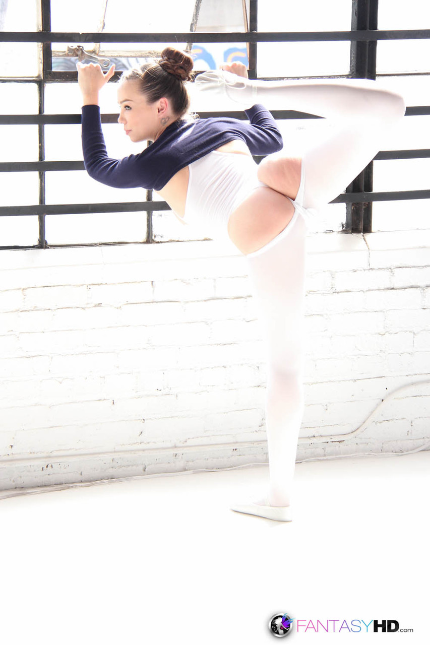 Petite ballerina Capri Anderson lets her natural titties out while exercising порно фото #422903108 | Fantasy HD Pics, Capri Anderson, Glamour, мобильное порно