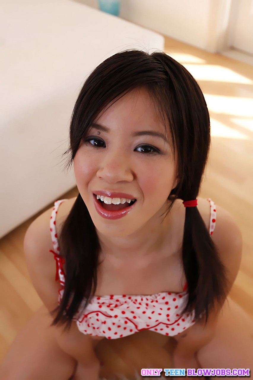 Dark haired Asian cutie Asia Zo gives a fantastic blowjob after stripping foto porno #424474266