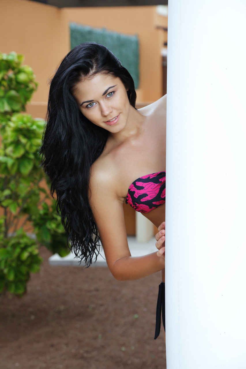 Beautiful teen with a slender body Macy B doffs her bikini & poses in the pool foto porno #424724657