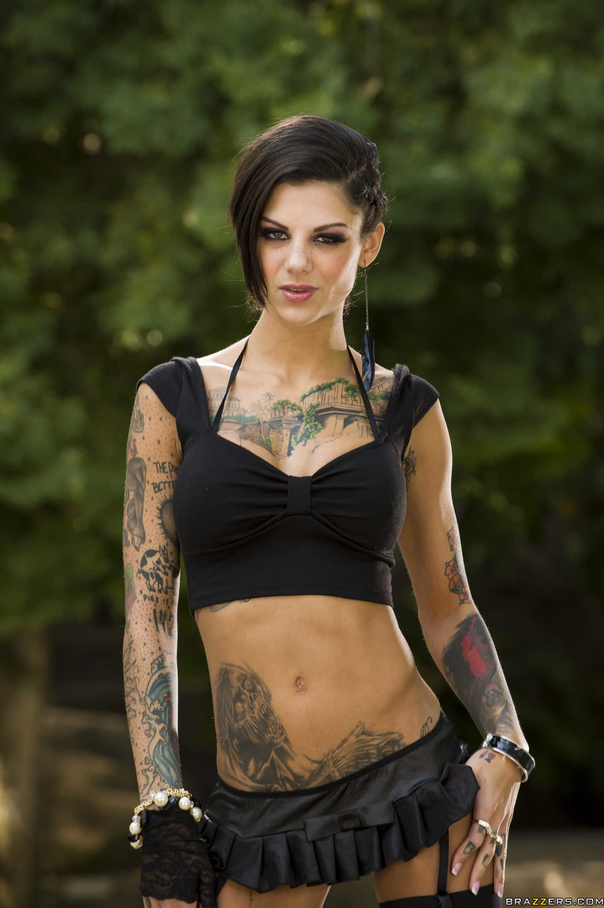 Naughty stunning girlfriend Bonnie Rotten shows off with her tattooed body 포르노 사진 #428479710