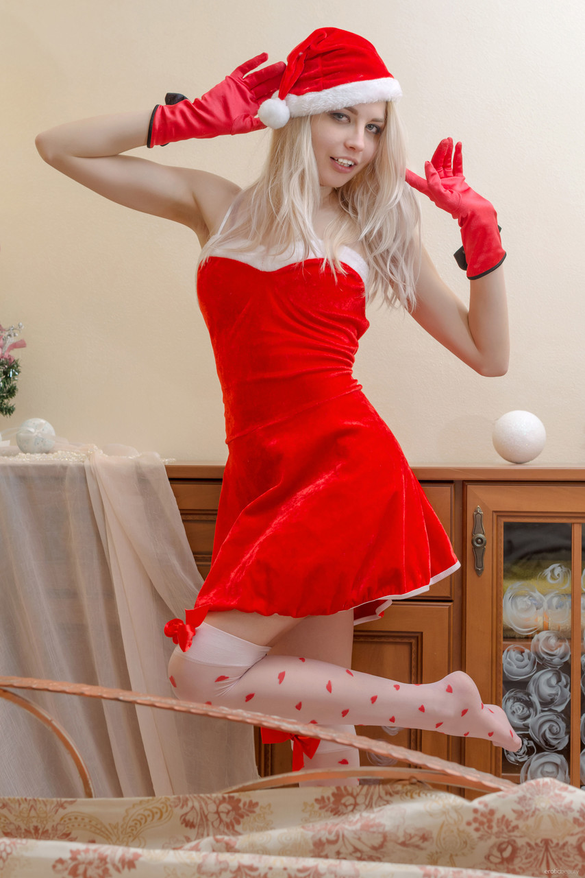 Young blonde Egida gets naked at Christmas in sexy OTK nylons and a cap 포르노 사진 #422725678 | Erotic Beauty Pics, Egida, Christmas, 모바일 포르노
