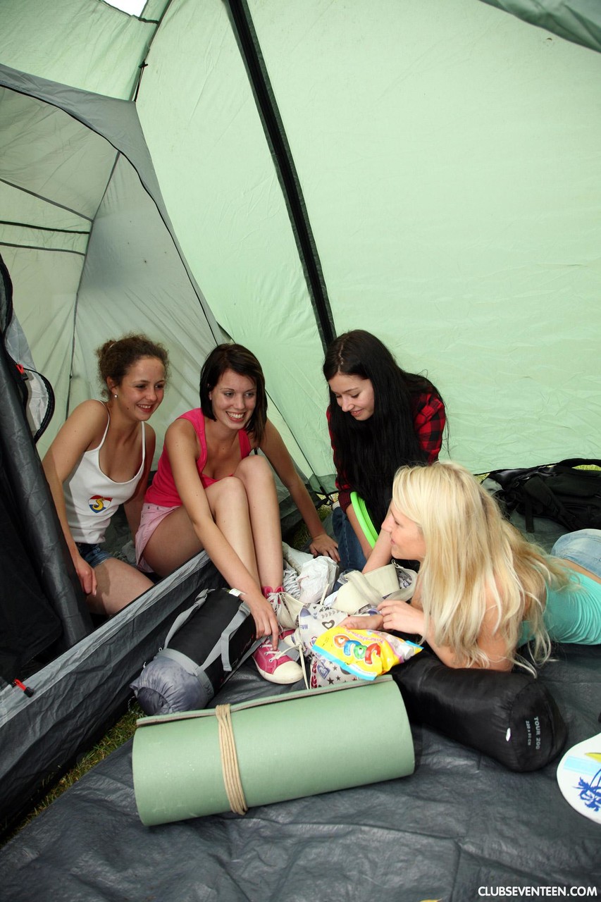 Horny schoolgirls licking pussy in an all-girl foursome during a camping trip порно фото #424081328