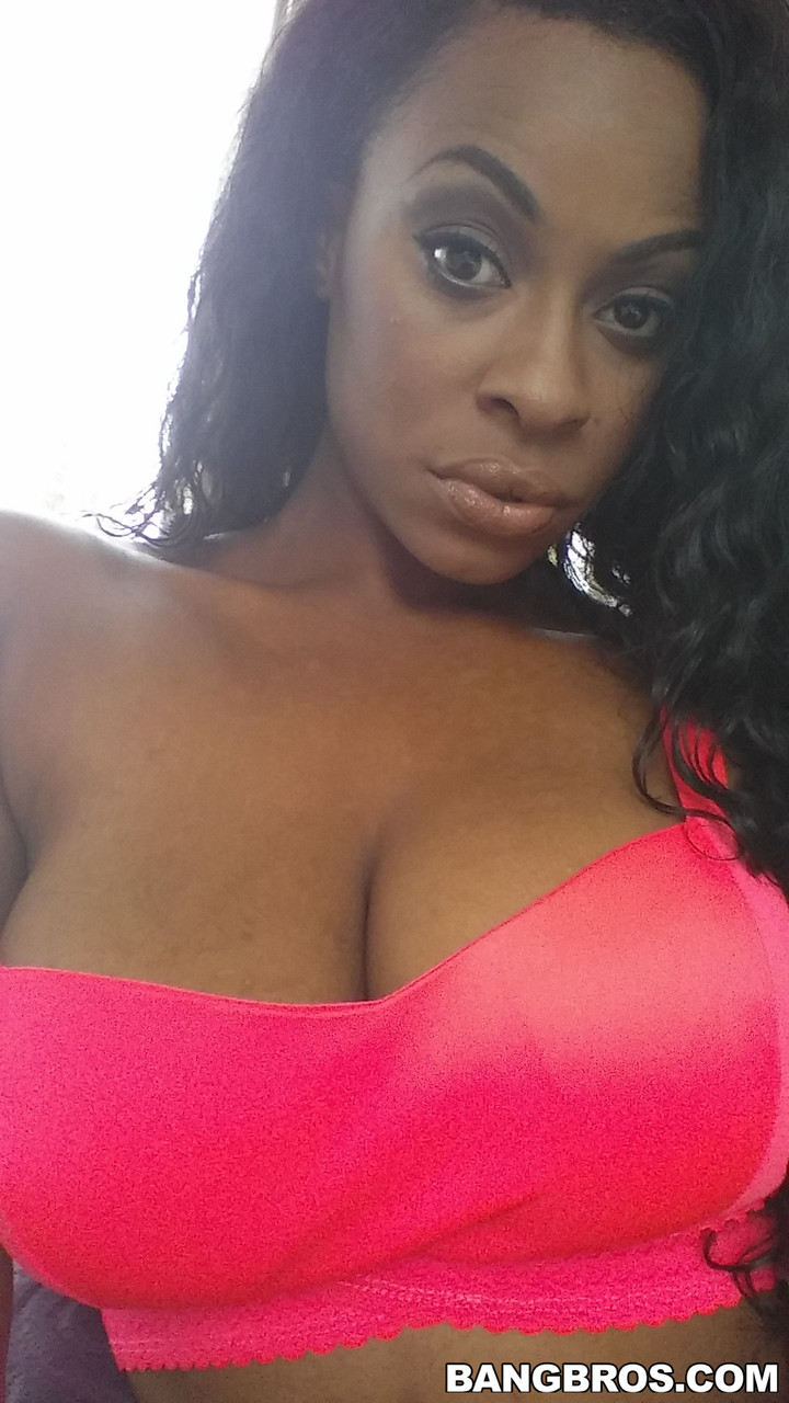 Stunning ebony Tori Taylor exposes her big boobs and rides a black boner foto porno #428438083