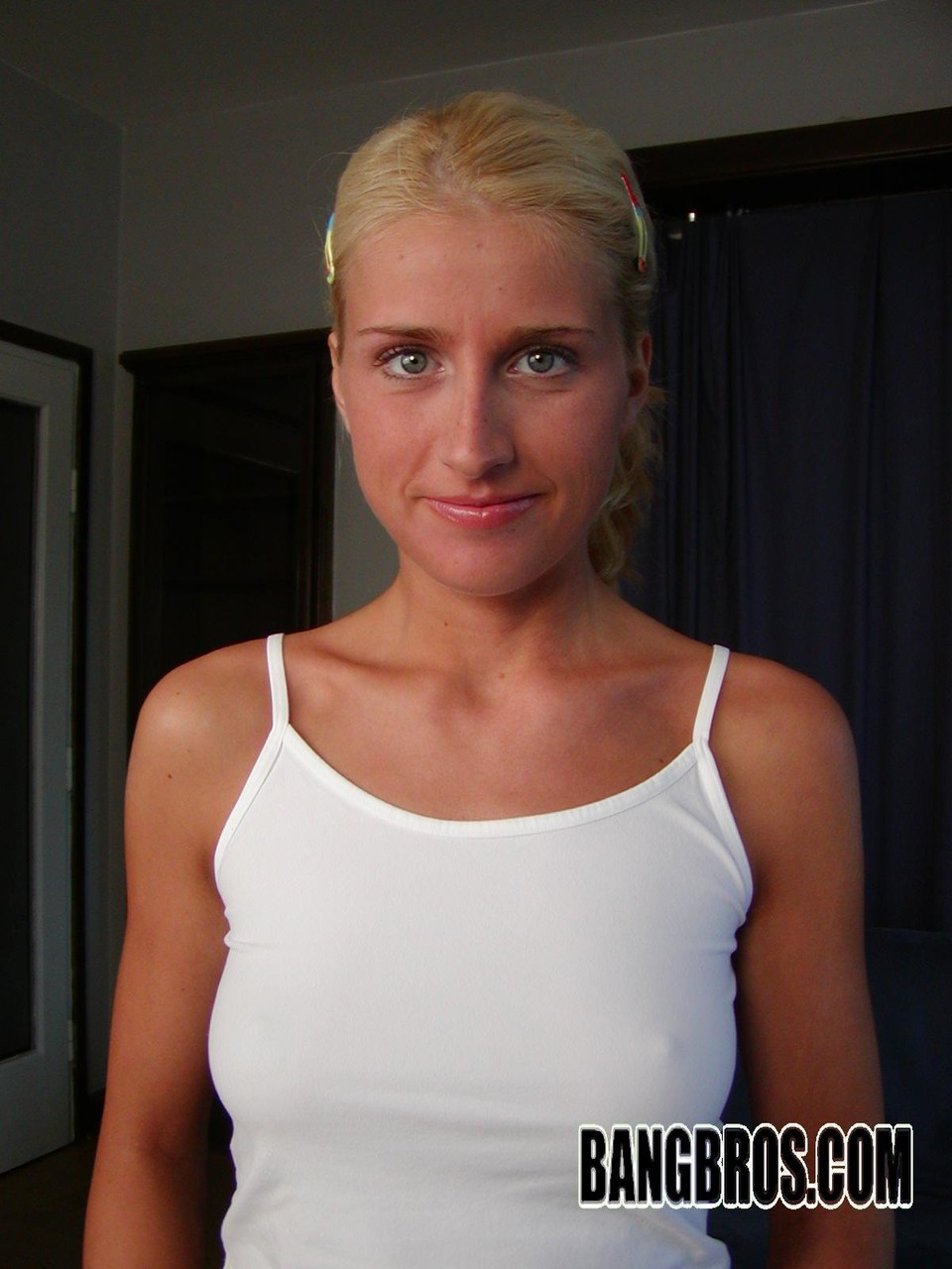 https://www.pornpics.com/galleries/blonde-newbie-nikita-shows-her-big-booty-before-blowing-a-massive-dick-58439362/