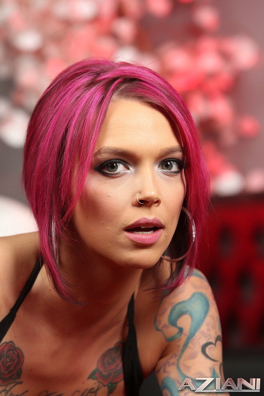 Pink Haired Beauty Anna Bell Peaks Shows Her Big Tits And Poses In A Solo