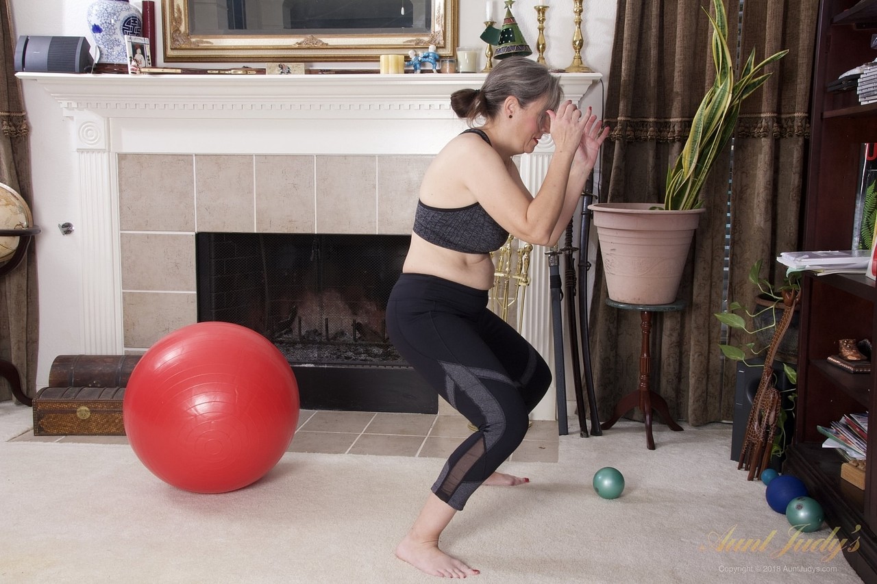 Mature Granny Grace Doffs Her Fitness Outfit And Touches Her Bushy Twat