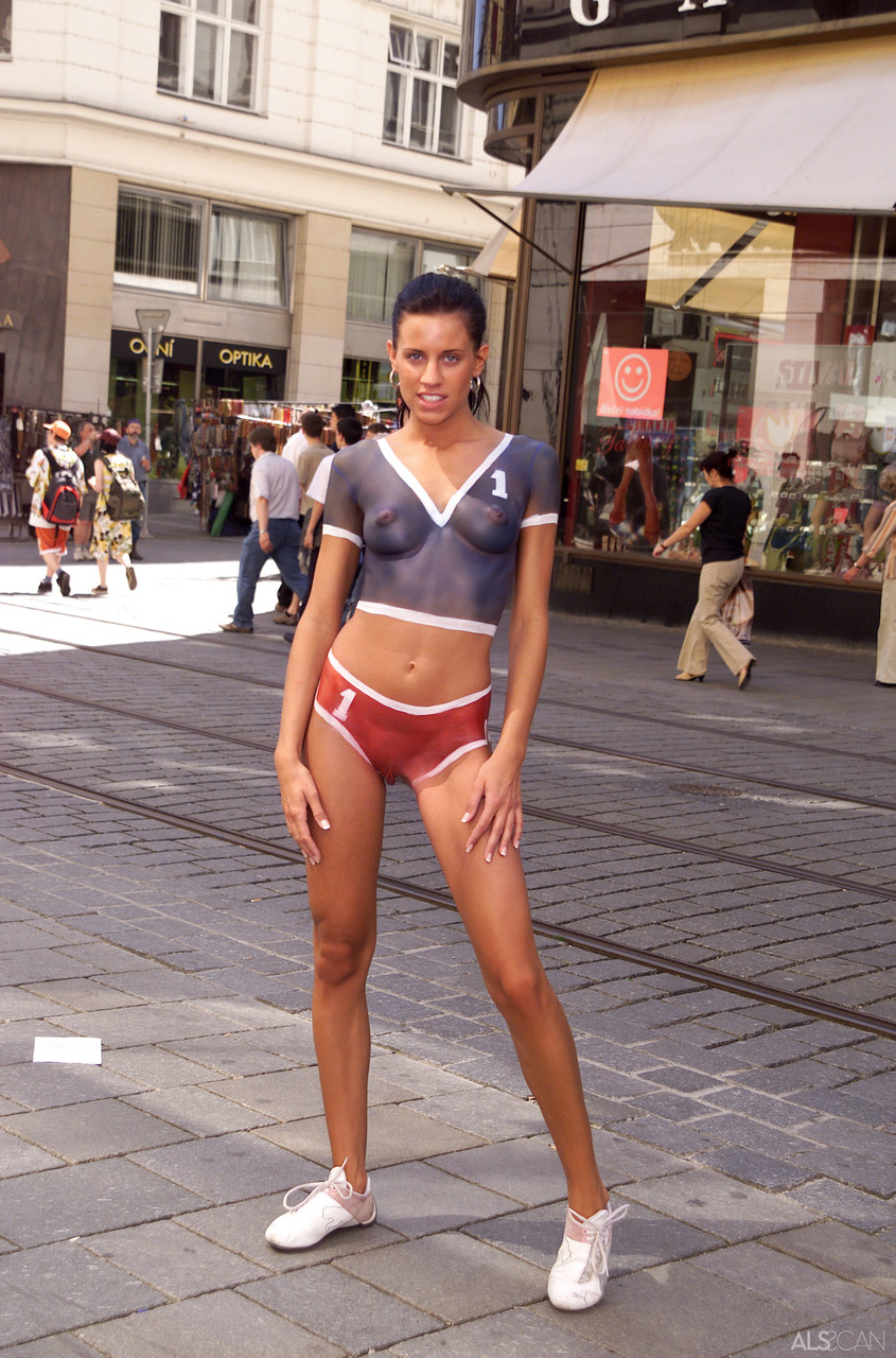 Teen solo girl Madison models in public while wearing body paint only 色情照片 #424076939