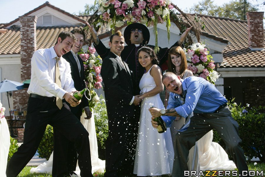 Delightful brunette Roxy Jezel enjoys her outdoor wedding day ceremony zdjęcie porno #426352003