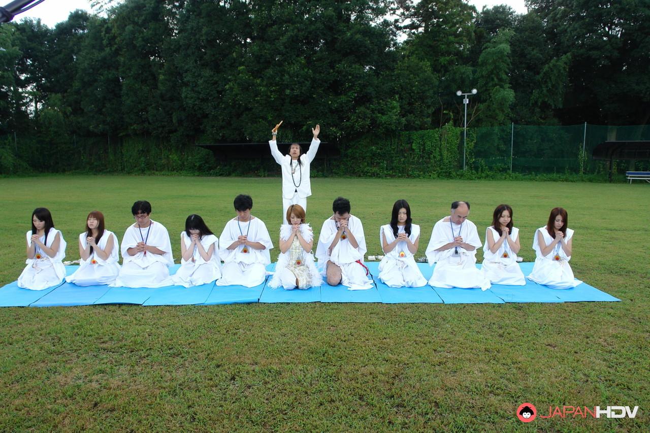 Japanese babes get involved in kinky sex games during an outdoor XXX ritual foto pornográfica #424721037 | Japan HDV Pics, Ai Mizushima, Yuka Sawakita, Japanese, pornografia móvel