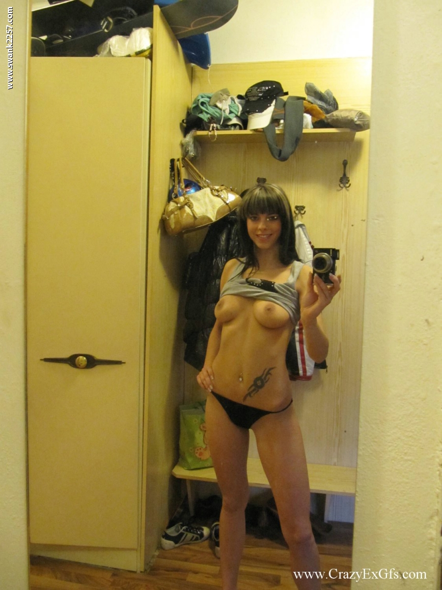 Amateur Mellie Swan shows her tits & twat while filming herself in the mirror ポルノ写真 #427080030