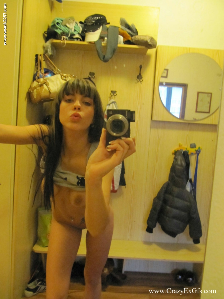 Amateur Mellie Swan shows her tits & twat while filming herself in the mirror ポルノ写真 #427080058