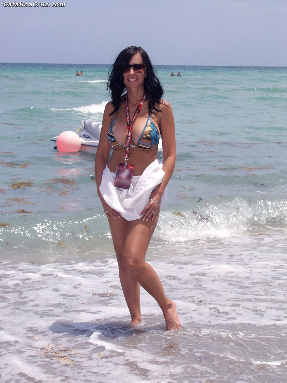 Charming pornstar Catalina Cruz posing in her sexy bikini and nude on vacation foto porno #424533760