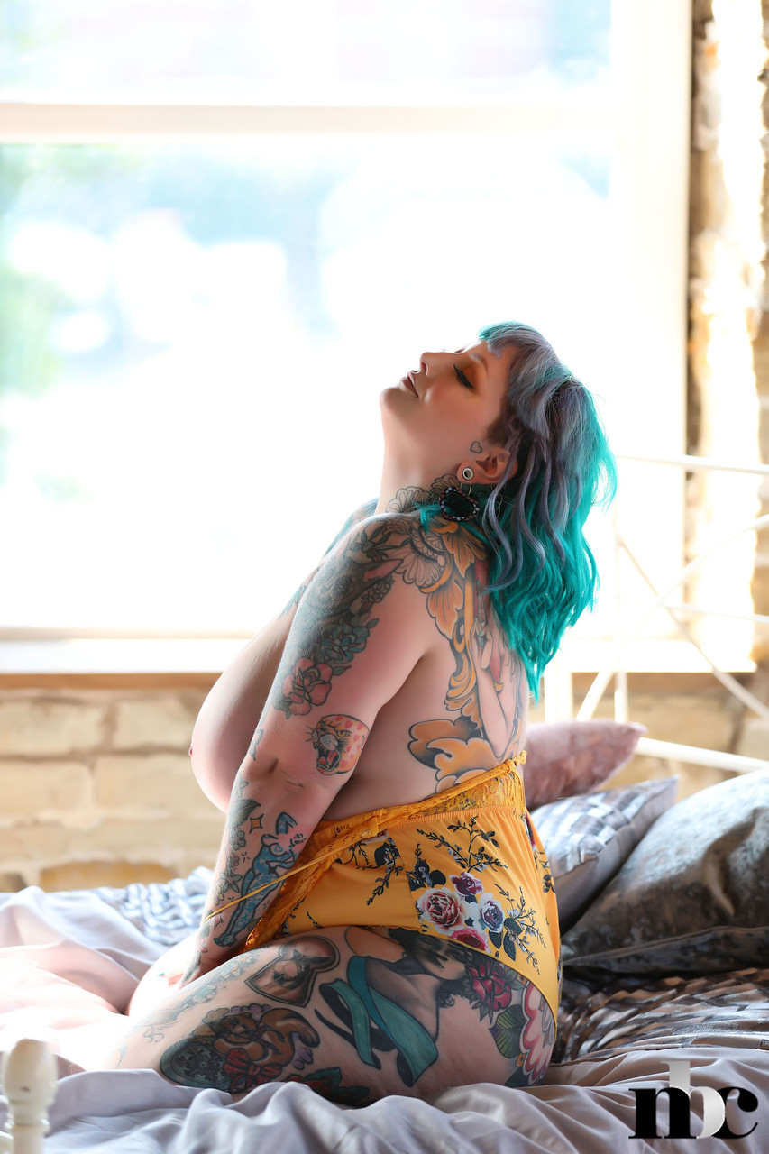 Fat model with tattoos Galda Lou stripping and flaunting her huge breasts 色情照片 #424169962 | Nothing But Curves Pics, Galda Lou, Tattoo, 手机色情