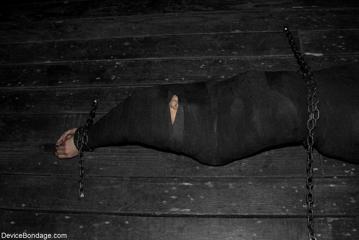 Submissive bondage slut Satine Phoenix getting tortured in a dark place 色情照片 #424892824 | Device Bondage Pics, Satine Phoenix, Filipina, 手机色情