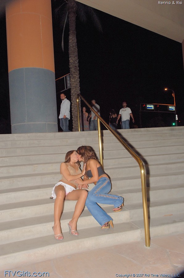 Two attractive amateur brunettes Renna and Risi making out in public foto porno #425234519