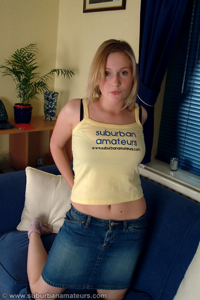 European teen with nice tits Tabbi flaunts her curves on a couch porno fotoğrafı #423920214