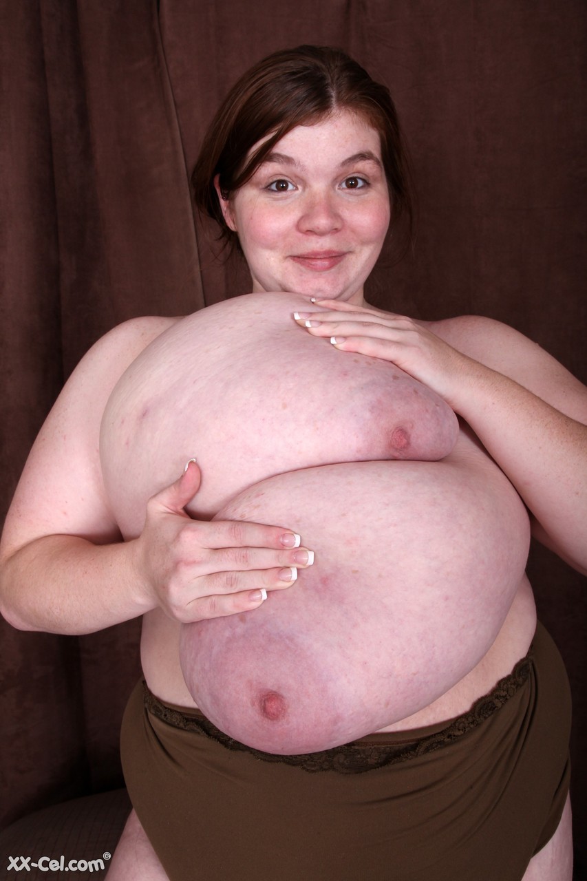 Amateur BBW Lexxxi Luxe lets out her giant breasts and plays with them zdjęcie porno #422695441 | XX Cel Pics, Lexxxi Luxe, BBW, mobilne porno