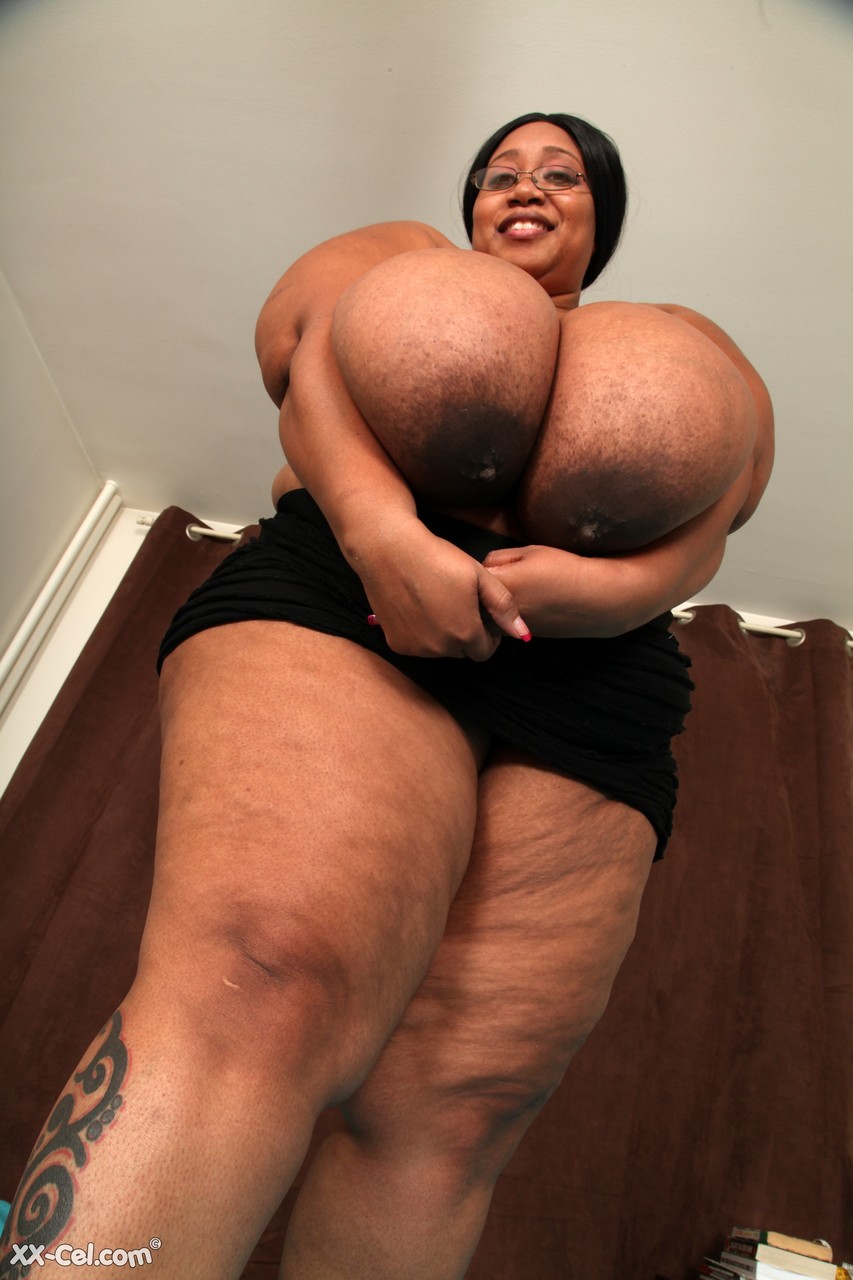 Brunette BBW in black lingerie Cotton Candi exposing her massive saggy tits foto porno #428098367