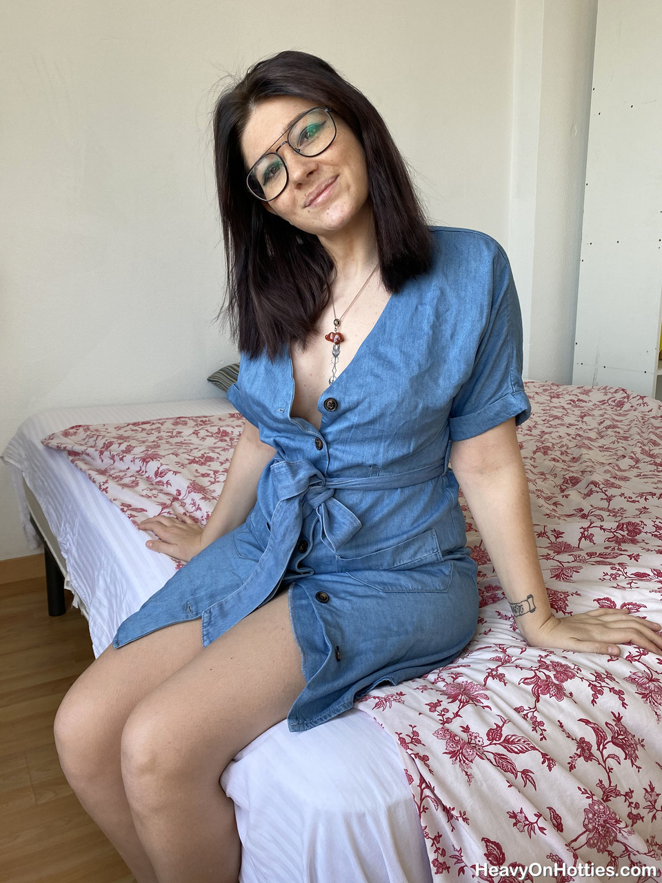 Brunette amateur Meraki removes her denim dress and flaunts her fakes 포르노 사진 #423847397 | Heavy On Hotties Pics, Meraki, Glasses, 모바일 포르노