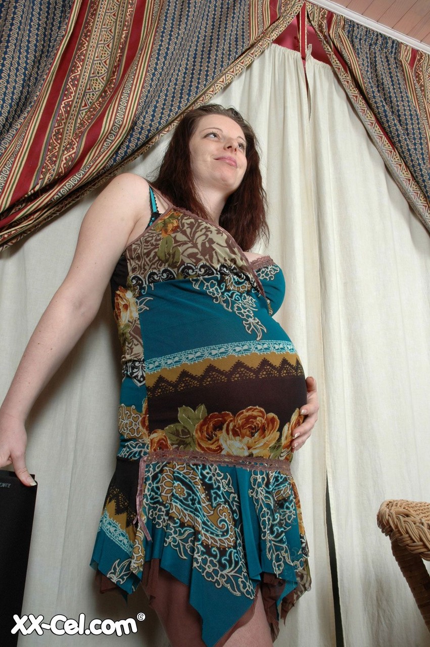 Pregnant Amateur Monica Sarina Reveals Her Huge Juggs And Poses Naked