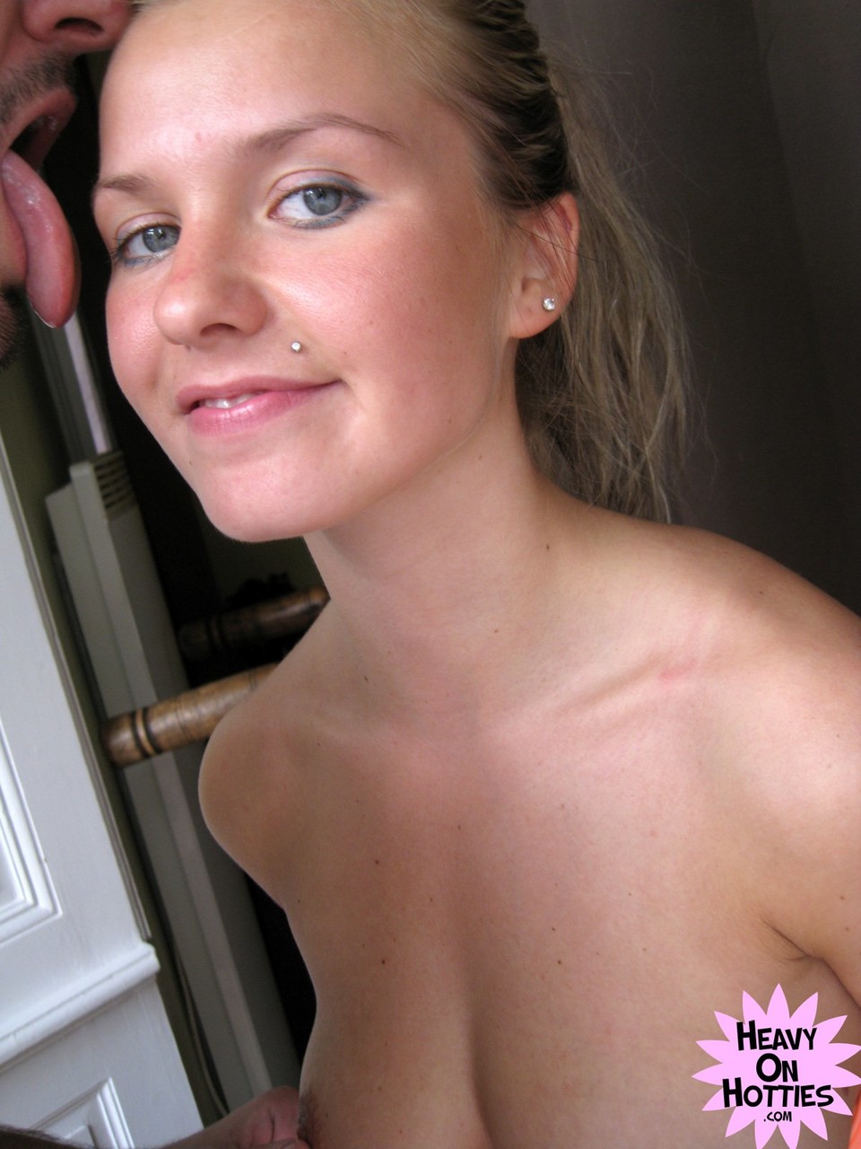 Blue-eyed babe with a tongue piercing Bellagives POV head and gets facialed porno foto #427074418 | Heavy On Hotties Pics, Bella, Handjob, mobiele porno