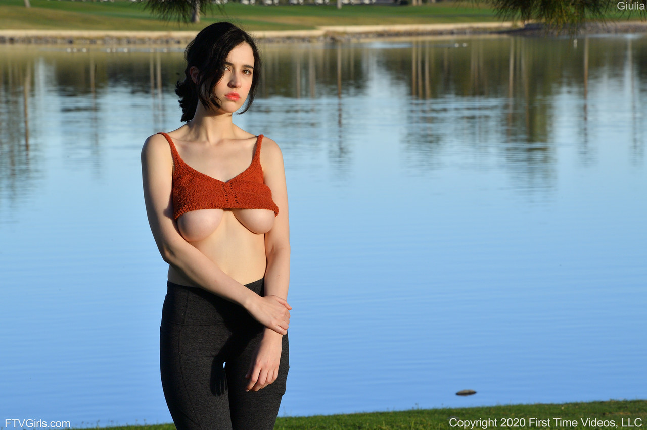 Glamorous Giulia exposes her big breasts while teasing in yoga pants outdoors zdjęcie porno #422480589