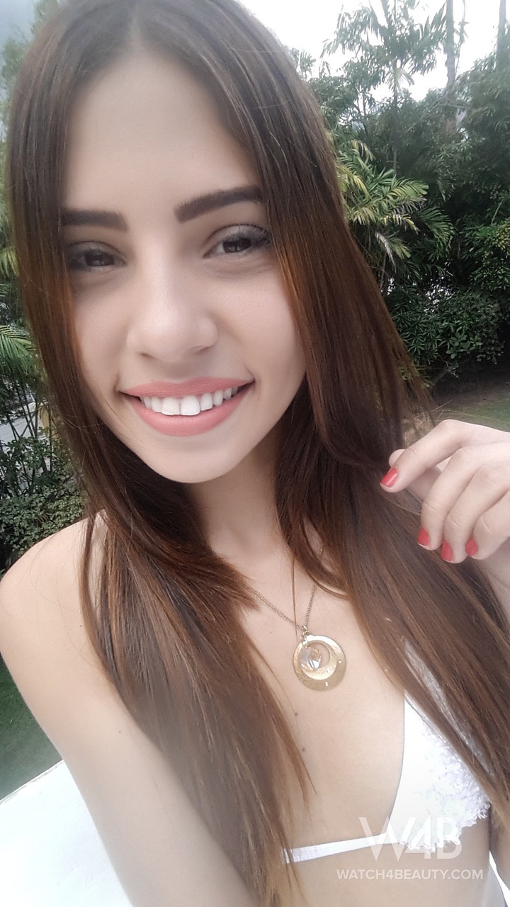 Sweet Latina Mily Mendoza exposes her adorable round ass and masturbates foto porno #424385413