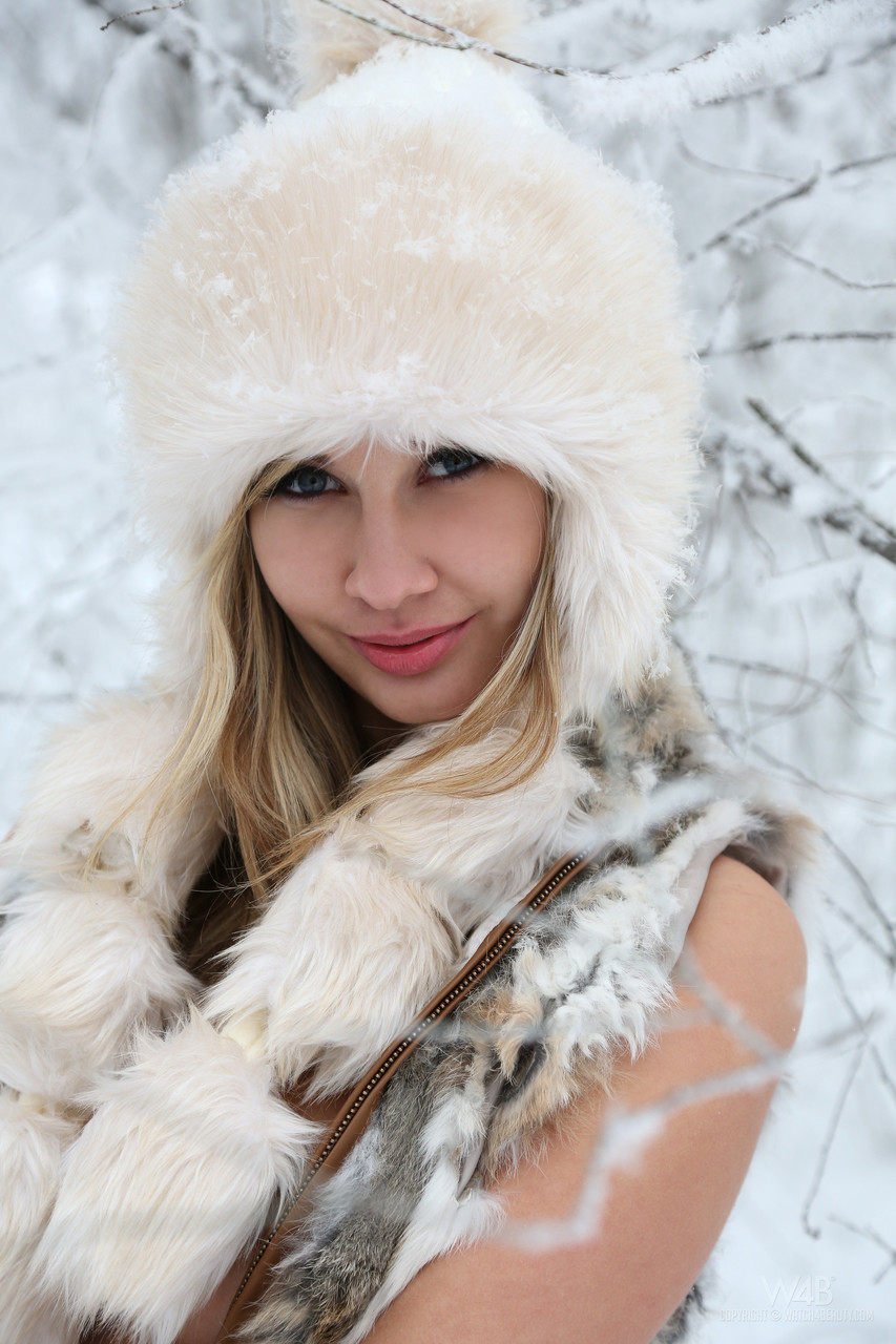 Teen with a sweet figure Holy flaunts her hot body and holes in the snow porno fotoğrafı #426215685 | Watch 4 Beauty Pics, Holy, Shaved, mobil porno