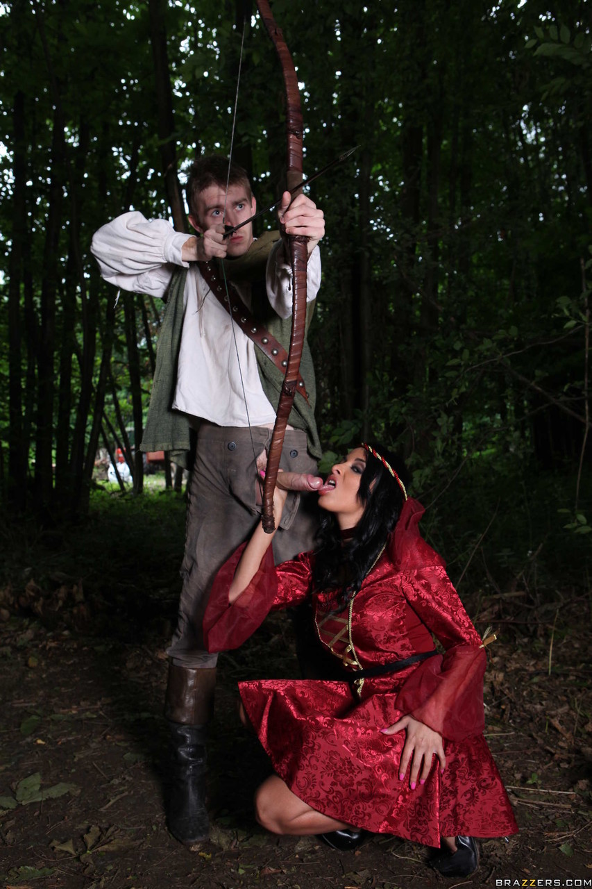 Medieval maiden Anissa Kate gives head & takes a bowman's cock in cosplay sex 포르노 사진 #423044118