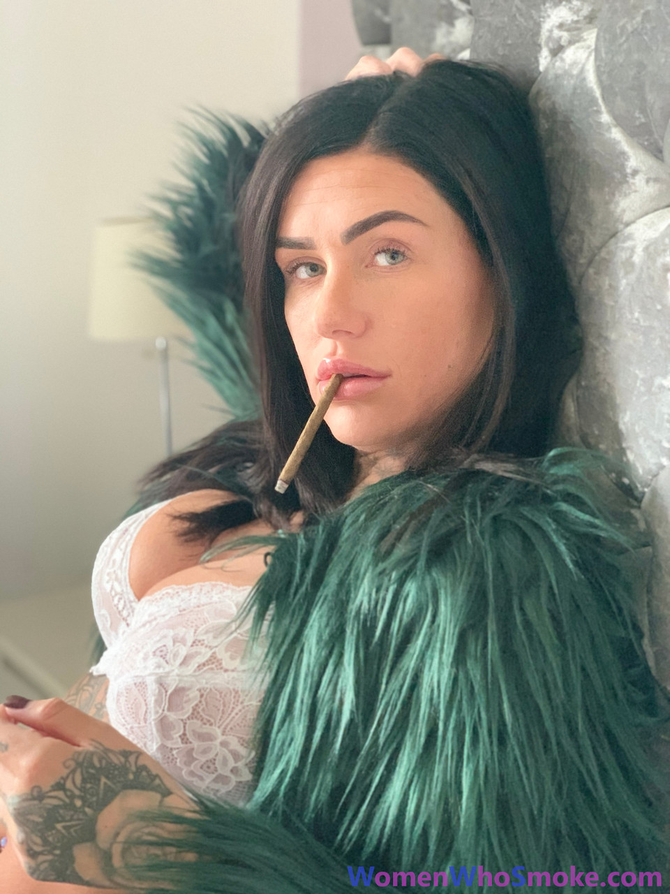 Stunning brunette teases with her big boobs while smoking in sexy lingerie foto pornográfica #426607870 | Women Who Smoke Pics, Smoking, pornografia móvel