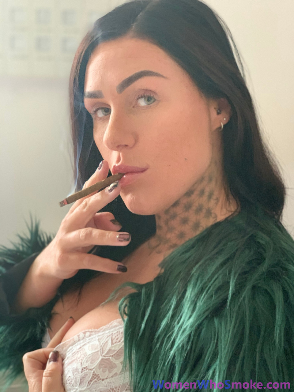 Stunning brunette teases with her big boobs while smoking in sexy lingerie foto pornográfica #426607874 | Women Who Smoke Pics, Smoking, pornografia móvel