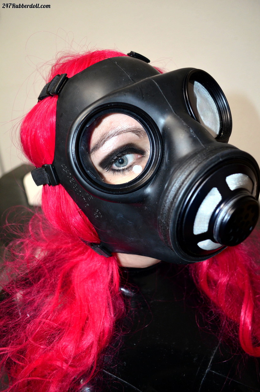Kinky RubberDoll poses in her latex outfit & heels with a mask on her face porno fotky #426133718 | 247 Rubberdoll Pics, RubberDoll, Latex, mobilní porno