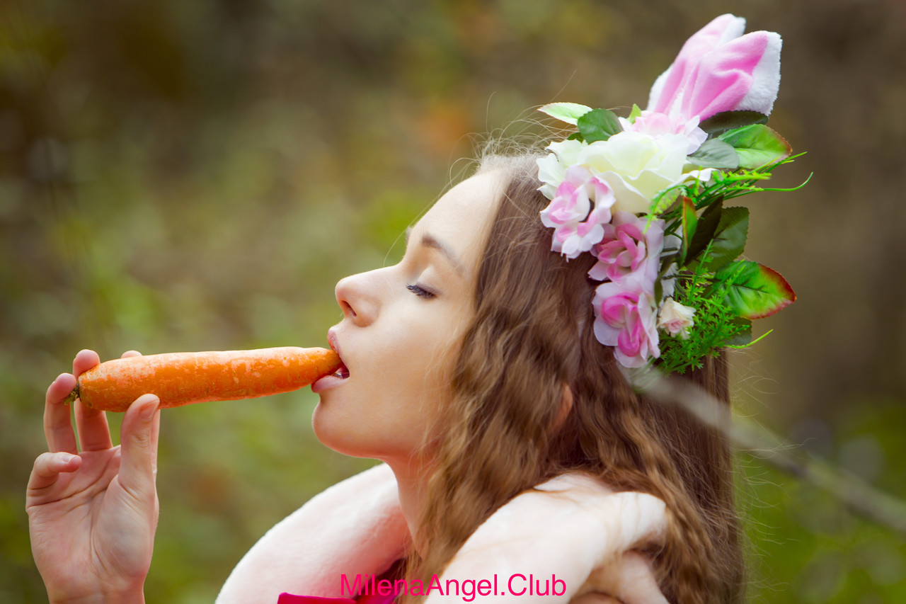 Cute Brunette Babe Milena Angel Stuffs Her Twat With A Carrot Outdoors