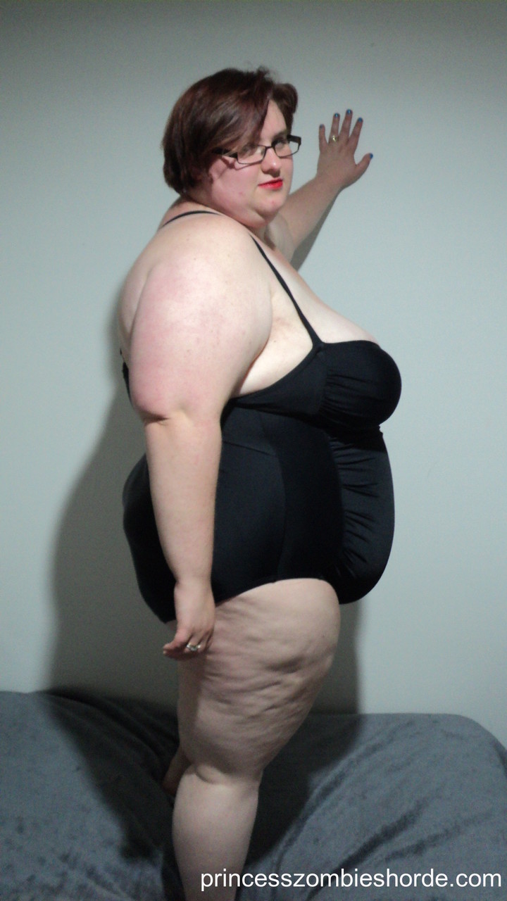 BBW amateur LaLa Delilah in black lingerie showing off her large saggy breasts foto pornográfica #422696718