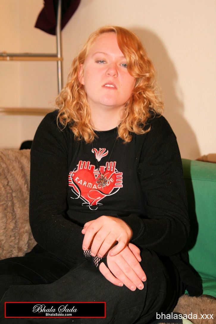 Redheaded fatty strips her sweatshirt and shows her cleavage in a black bra porno fotoğrafı #422572679