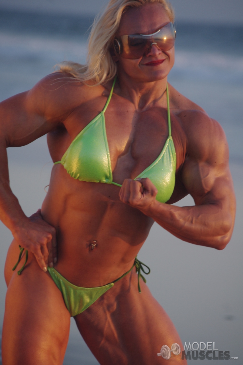 MILF bodybuilder Brigita Brezovac flexing her muscular body in a skimpy bikini foto porno #426724602