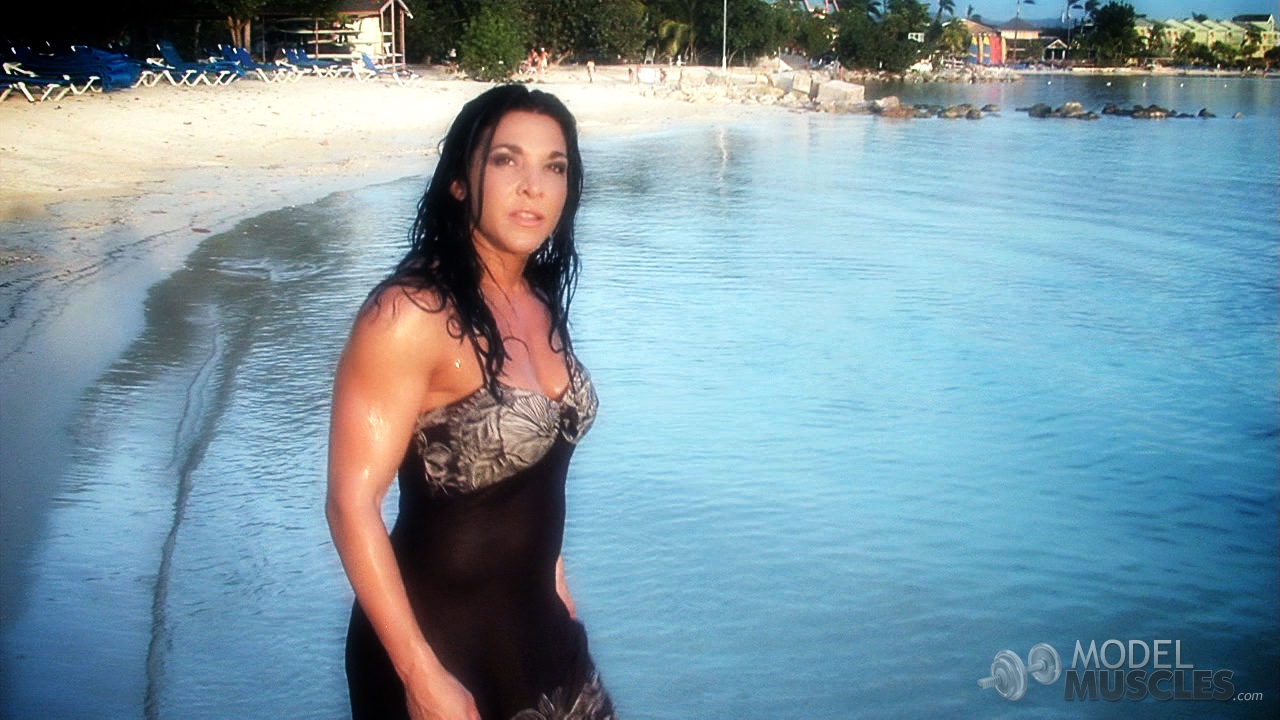 Sexy bodybuilder Tracy Daniels getting all wet and naughty at the beach porno fotoğrafı #427499367 | Model Muscles Pics, Tracy Daniels, Beach, mobil porno
