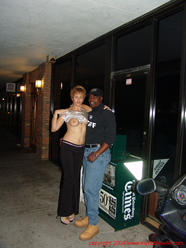 Naughty mature wife Tracy Lick shows off her big tits at a swingers party foto pornográfica #424833837 | Real Tampa Swingers Pics, Double Dee, Tracy Lick, Swingers, pornografia móvel