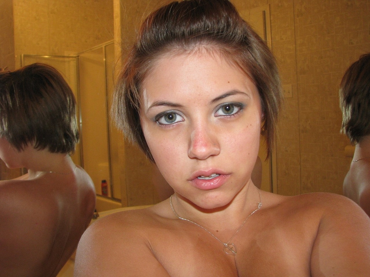 Sexy teen amateur shows off her big breasts while taking nude photos ポルノ写真 #427315191 | Teen Girl Photos Pics, Amateur, モバイルポルノ