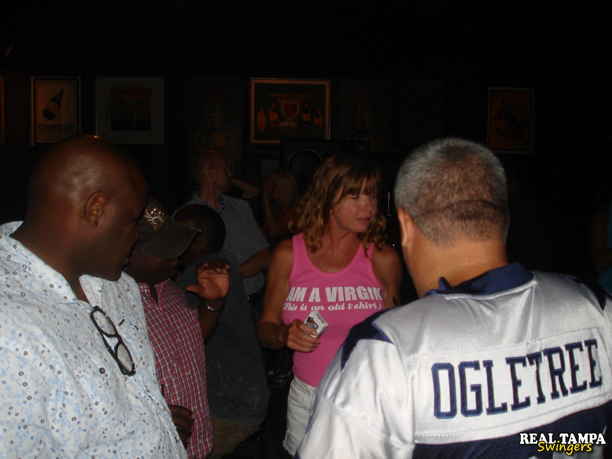 Amateur Double Dee kisses her blonde friend & reveals her big tits at a party foto pornográfica #424142793 | Real Tampa Swingers Pics, Double Dee, Mandi McGraw, Tracy Lick, Party, pornografia móvel