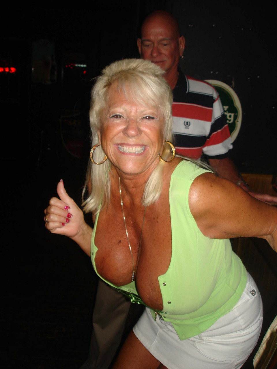 Swingers Double Dee & friends show their big tits & get eaten out at a club foto pornográfica #428704938 | Real Tampa Swingers Pics, Mandi McGraw, Tracy Licks, Public, pornografia móvel