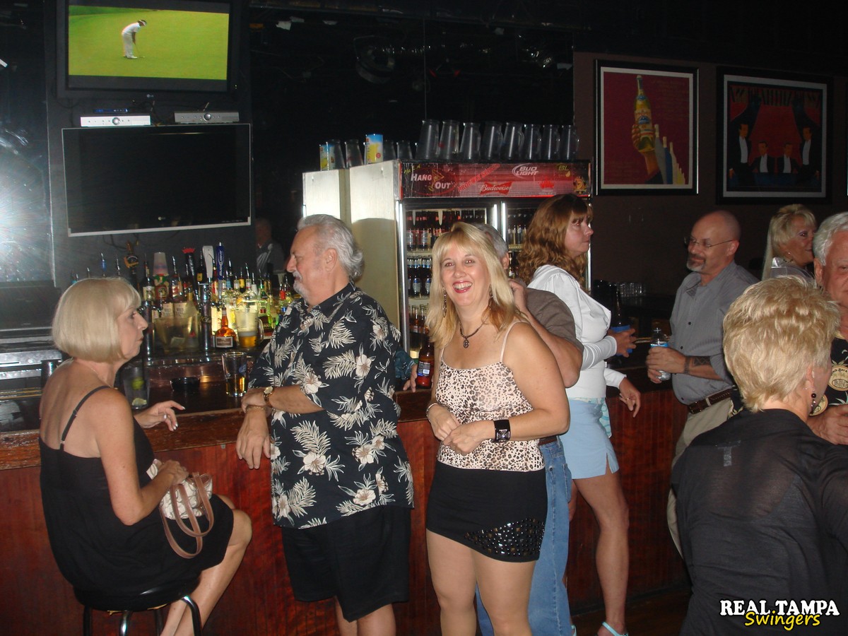 Real Tampa Swingers Mandi McGraw, Scarlet Andrews, Tracy Lick, Victoria Used Blonde foto porno #425940566
