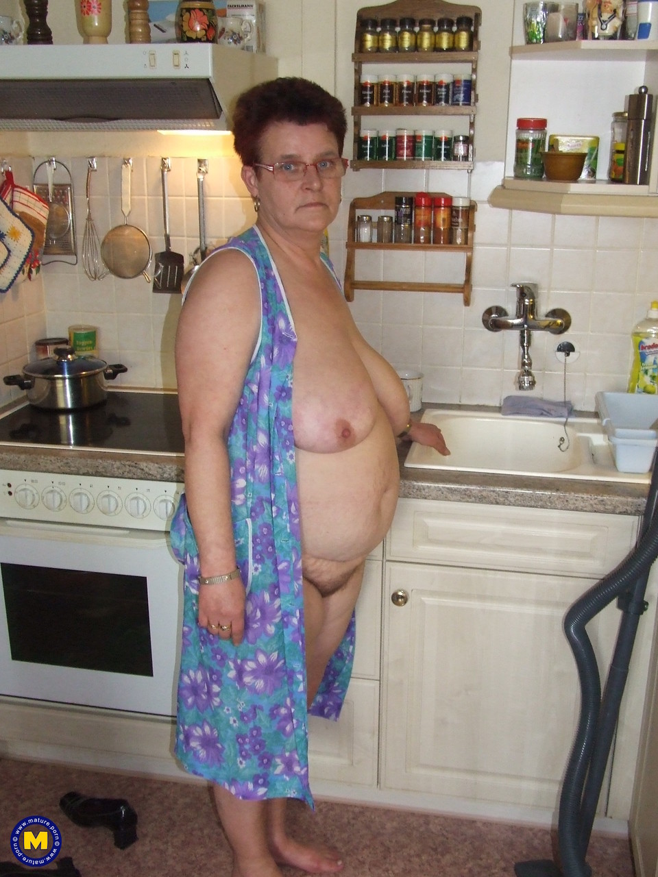 Old Grandma Ingeborg Exposes Her Fat Body And Sticks A Vacuum Pipe In Her Twat