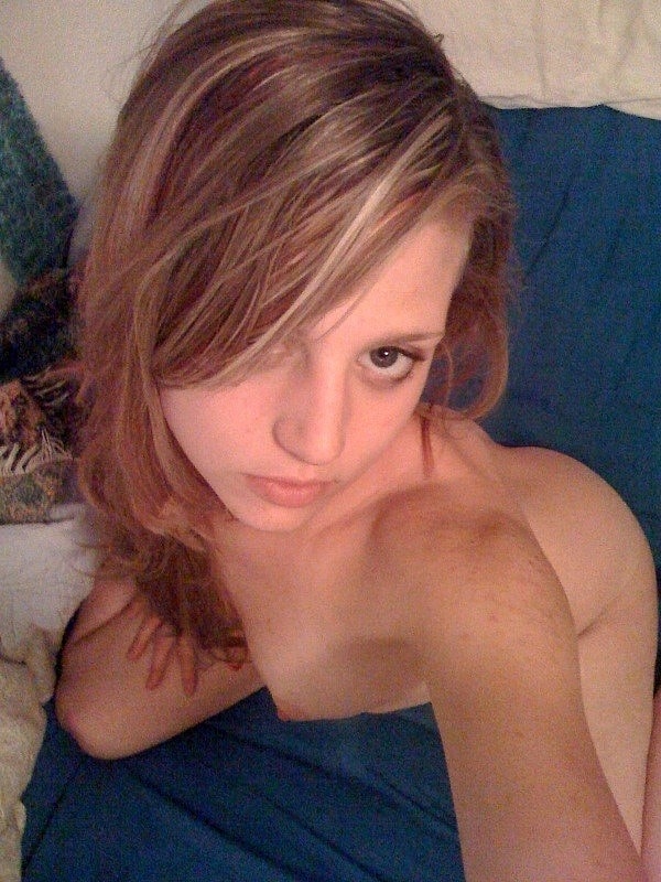 Slender college babe takes selfies of her sexy body and bald pussy foto pornográfica #424713586 | Teen Girl Photos Pics, Selfie, pornografia móvel