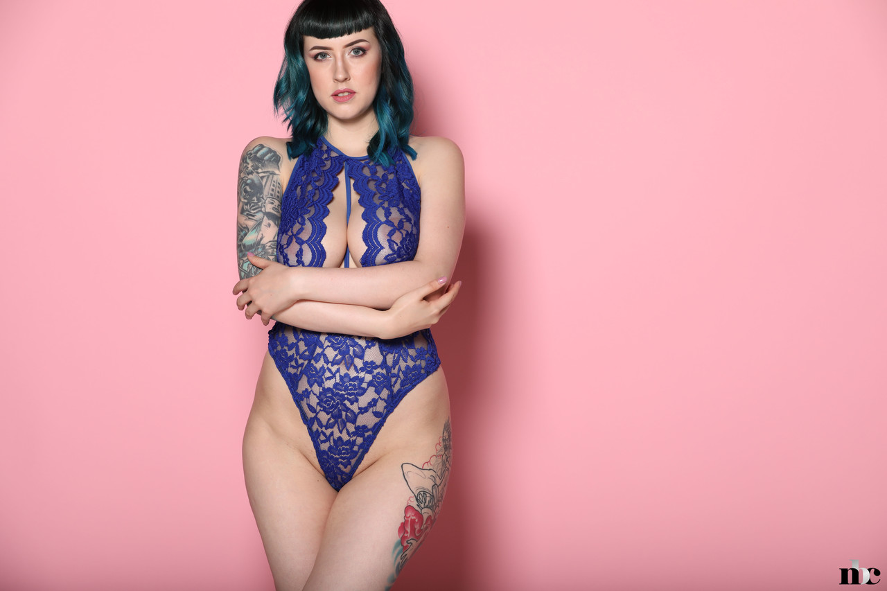Inked model Lisha Blackhurst unleashes her boobs while posing in a bodysuit porno fotky #428600090