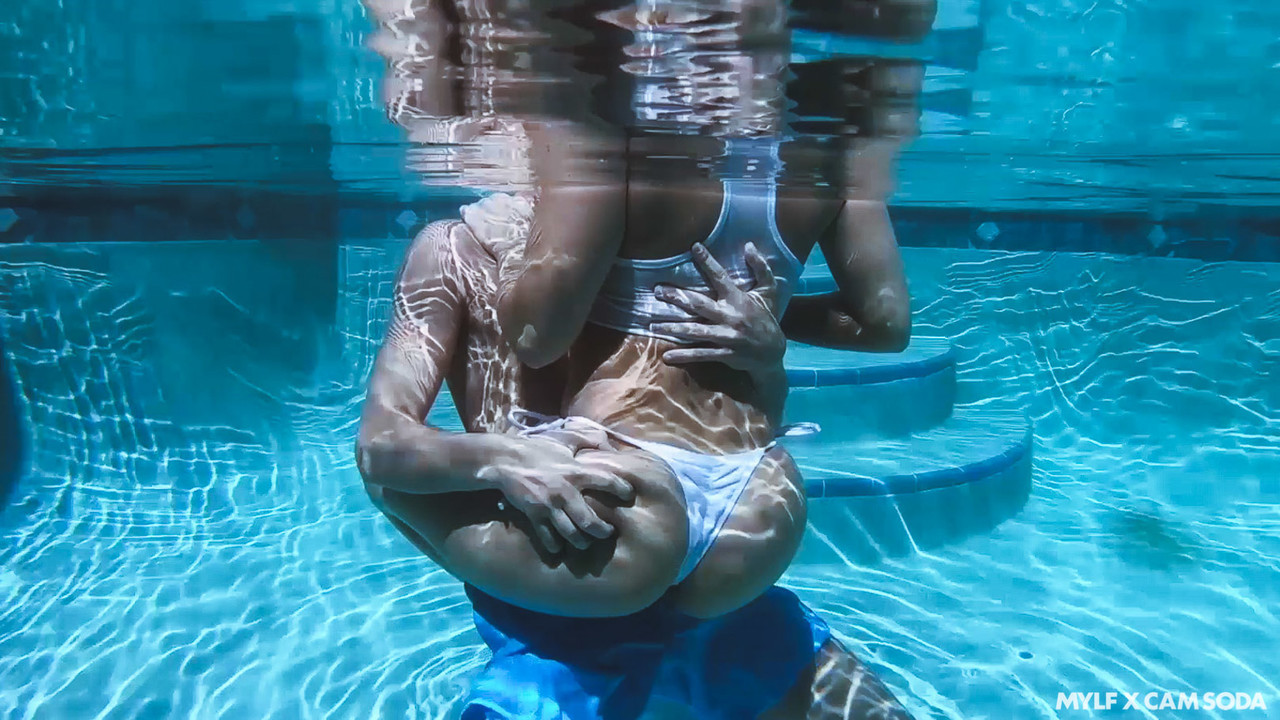 MILF with big tits Alexis Monroe gets her twat stuffed under the water zdjęcie porno #425370244 | MYLF Pics, Alexis Monroe, Underwater, mobilne porno