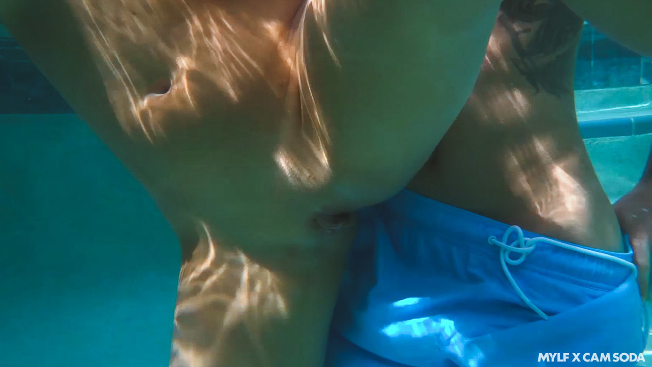 MILF with big tits Alexis Monroe gets her twat stuffed under the water 포르노 사진 #425370248 | MYLF Pics, Alexis Monroe, Underwater, 모바일 포르노